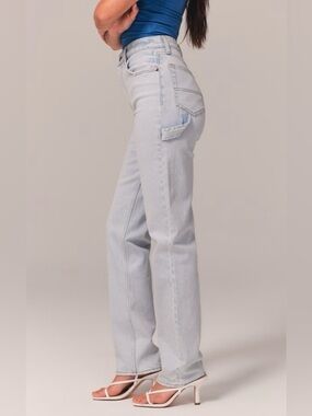 Abercrombie Ultra High Rise 90s Straight Carpenter Jean Utility Denim Light 32